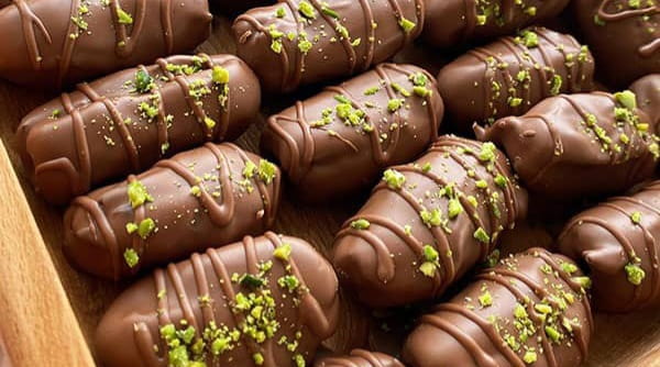 تصویر 1 از خرما شکلاتی مغزدار ایوان خوش طعم و مناسب پذیرایی